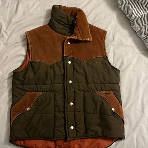 Vintage wrangler western insulated vest.